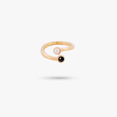 Amare Wear Dual Black Onyx with Freshwater Pearl Coil Ring