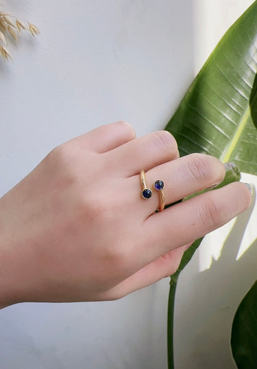modelshot_Amare Wear Dual Kyanite Coil Ring