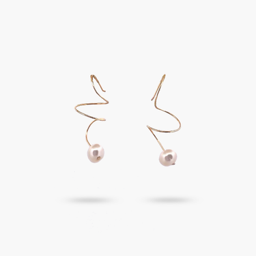 Amare Weaar Ivory Freshwater Pearl Earring