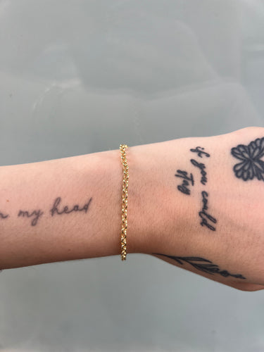 yellow gold rounded chain